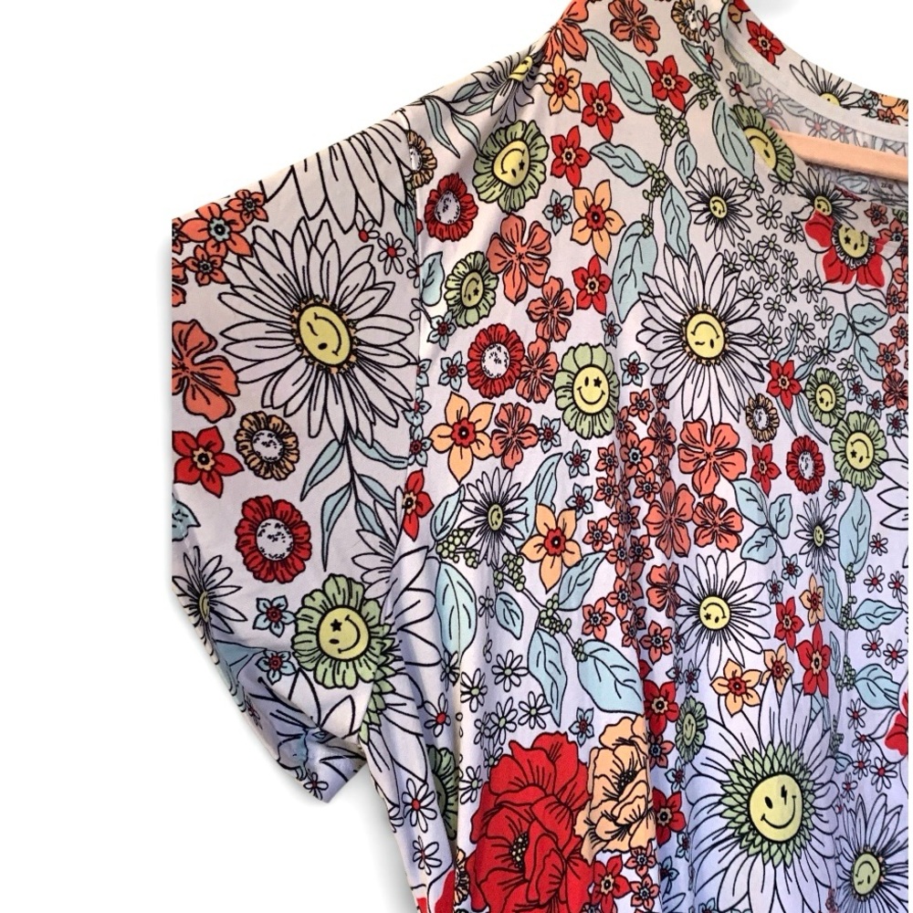Joyspun Women's Short Sleeve Sleep Shirt Smiley Face Red Yellow Flowers 2X-3X - Picture 5 of 8